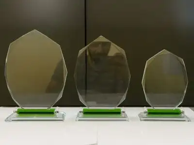 CRYSTAL TROPHY ( MODEL NO – 19-8 / 19-9 / 19-10 )