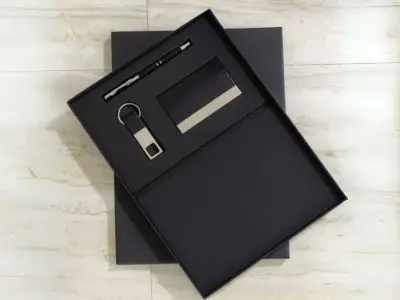 Diaries ( MODEL NO – 8030-11 ) ( 4 IN 1 ) MATERIAL DIARY – PU PEN – METAL CARD HOLDER – METAL KEYCHAIN – METAL