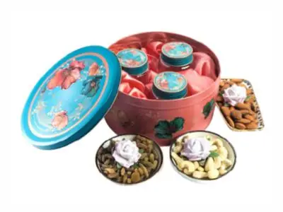 Almond Premium Cashew Premium Raisns Premium (Box)