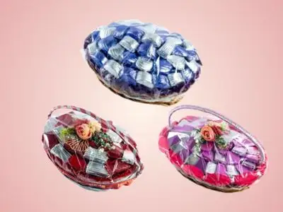 Decorated Chocolate Baskets: Elegant Gift Hampers