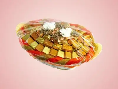 Decorated Chocolate Baskets: Elegant Gift Hampers